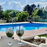 Entero Con Piscina Y Jardin. Ourense