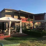 Entero Con Piscina Y Jardin. Feriehus Ourense