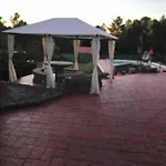 Entero Con Piscina Y Jardin. Feriehus
