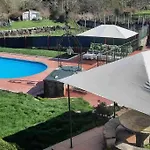 Entero Con Piscina Y Jardin. *