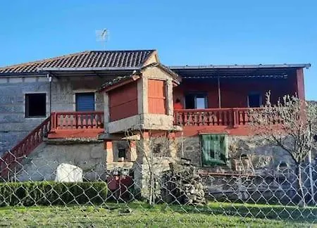 Entero Con Piscina Y Jardin. Holiday home Ourense