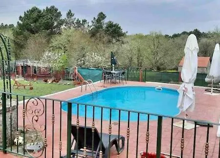 Entero Con Piscina Y Jardin. *