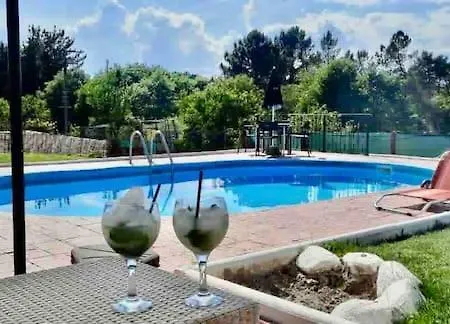 Entero Con Piscina Y Jardin. Ourense