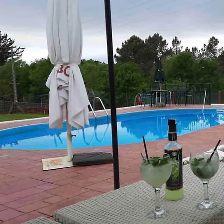 Entero Con Piscina Y Jardin. Holiday home Ourense