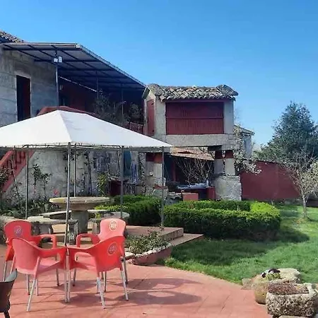 Entero Con Piscina Y Jardin. Holiday home Ourense