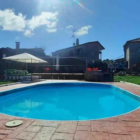 Entero Con Piscina Y Jardin.
