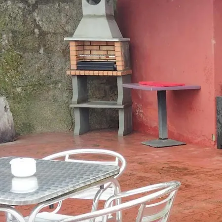 Entero Con Piscina Y Jardin. Holiday home Ourense