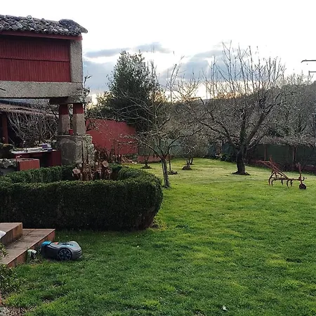 Entero Con Piscina Y Jardin.