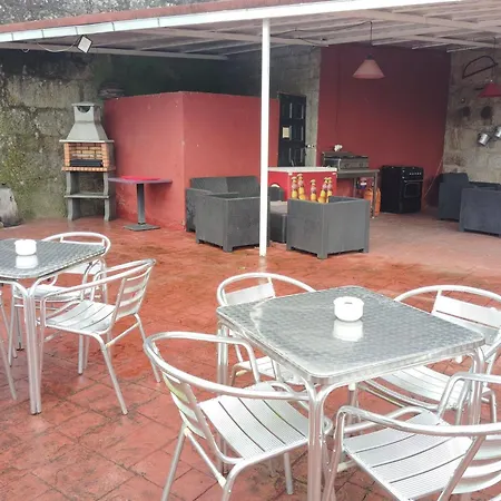 Entero Con Piscina Y Jardin. Feriehus *