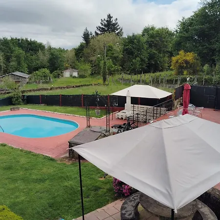 Entero Con Piscina Y Jardin. 오렌세