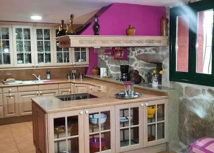 Entero Con Piscina Y Jardin.