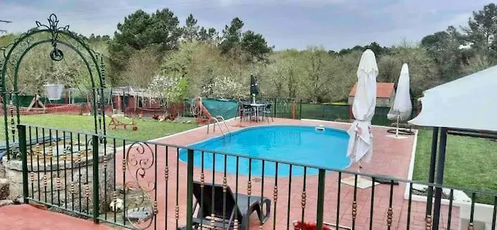 Entero Con Piscina Y Jardin. *