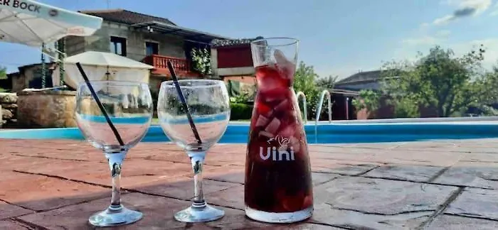 Entero Con Piscina Y Jardin. Сasa de vacaciones Ourense