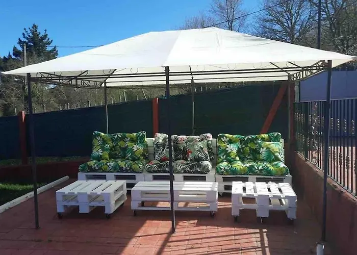 Entero Con Piscina Y Jardin. Сasa de vacaciones