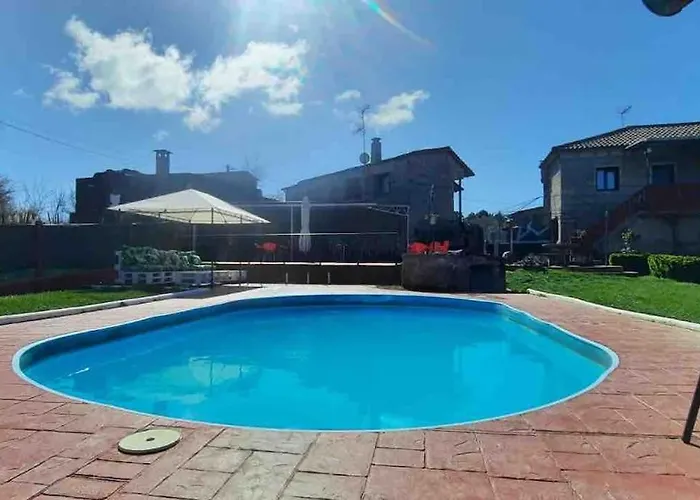 Entero Con Piscina Y Jardin.