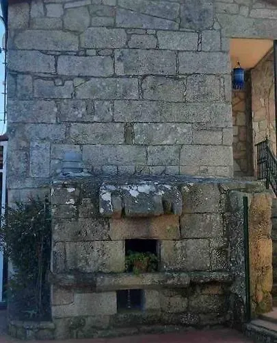 Entero Con Piscina Y Jardin. Ourense