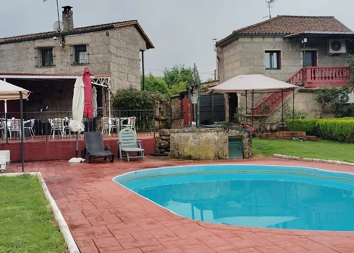 Entero Con Piscina Y Jardin. Сasa de vacaciones Ourense